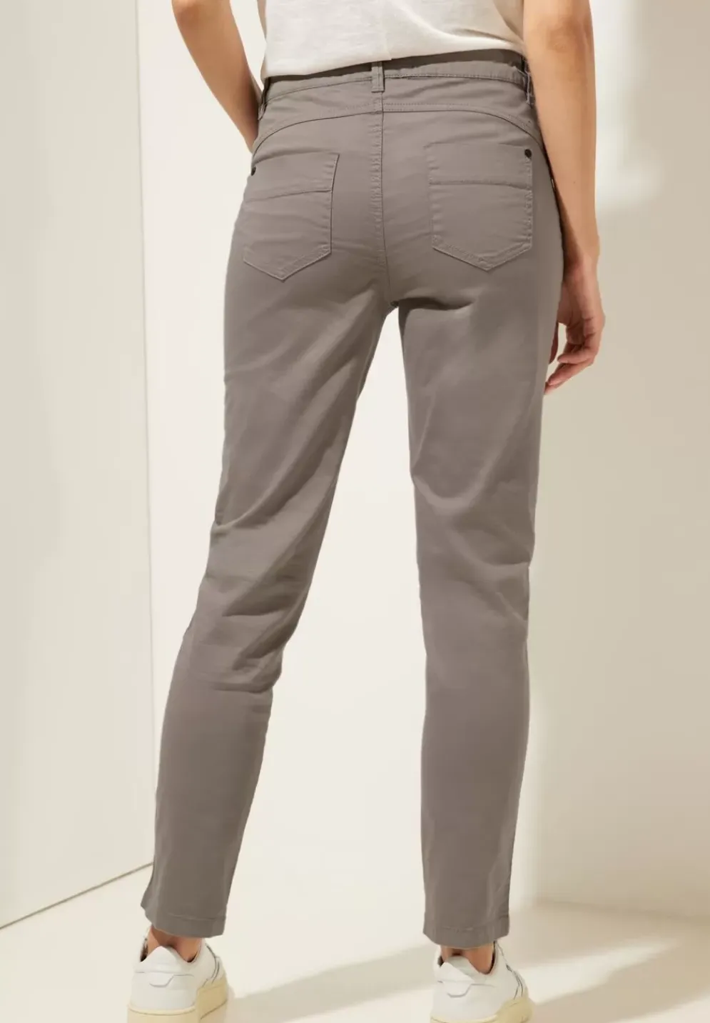 Casual Fit Hose