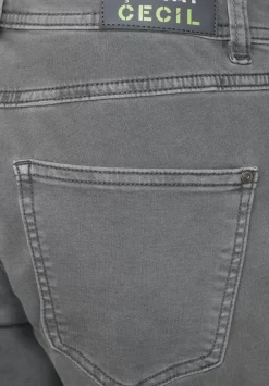 Casual Fit Hose