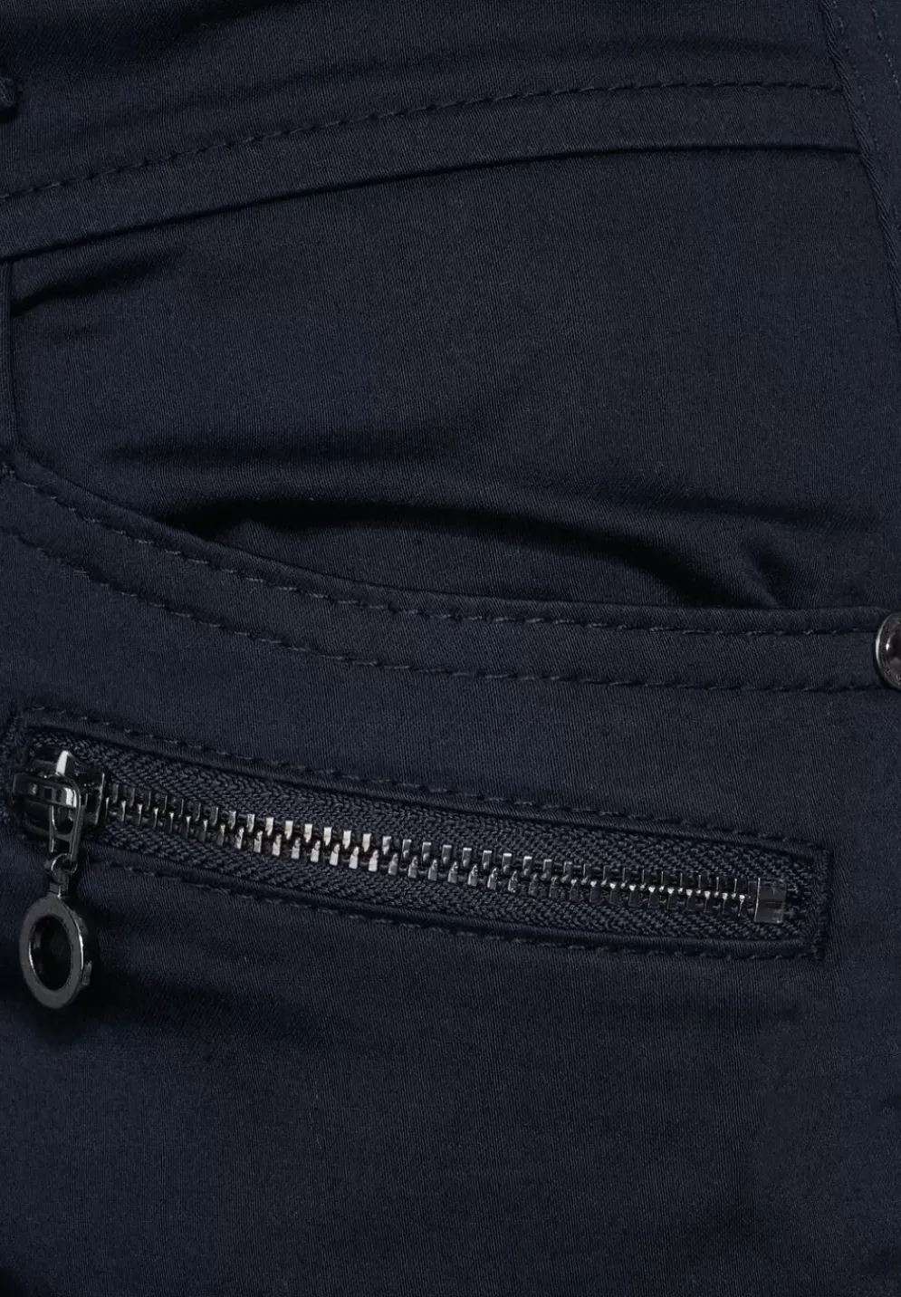Casual Fit Hose