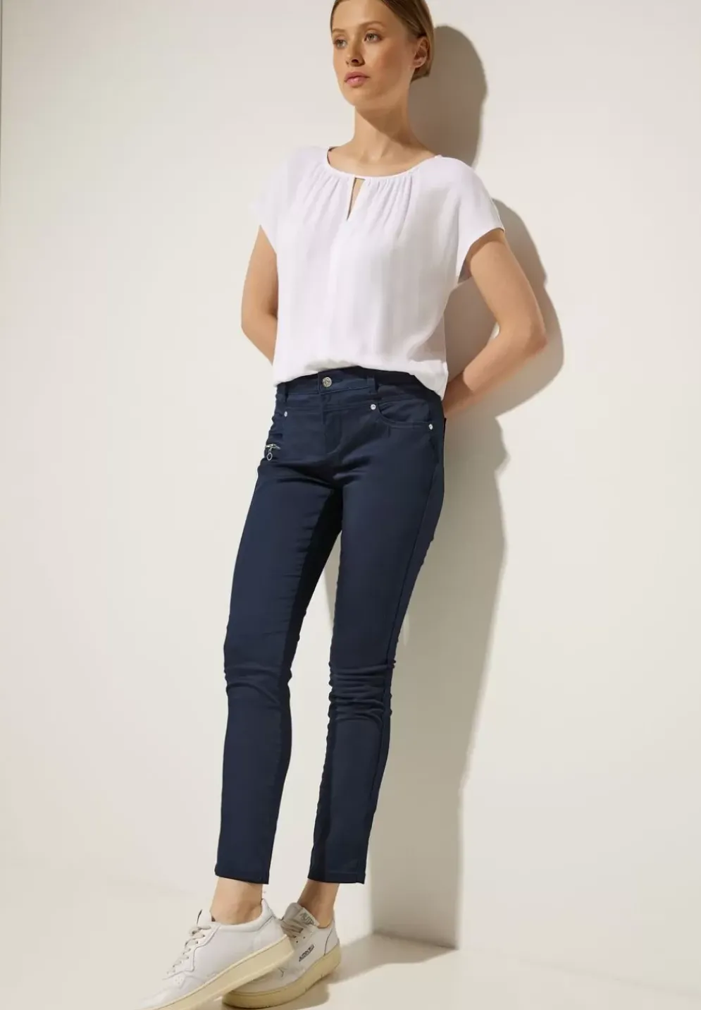 Casual Fit Hose