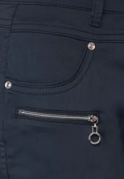 Casual Fit Hose