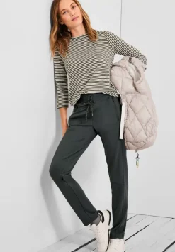Casual Fit Hose