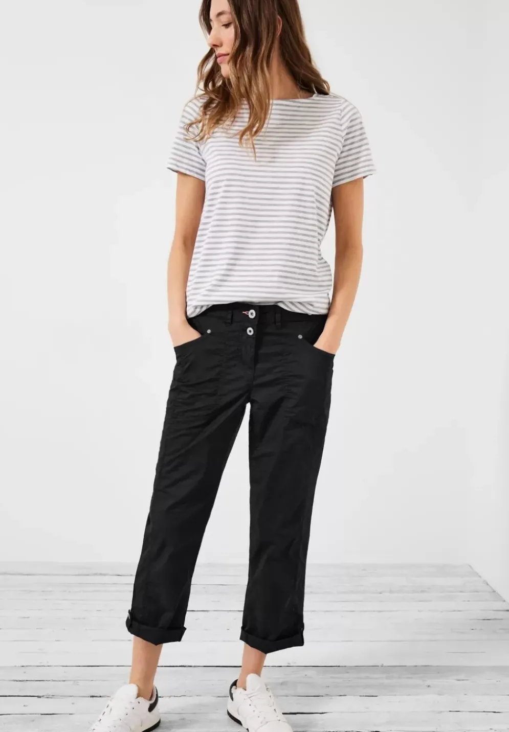 Casual Fit Hose In 7/8