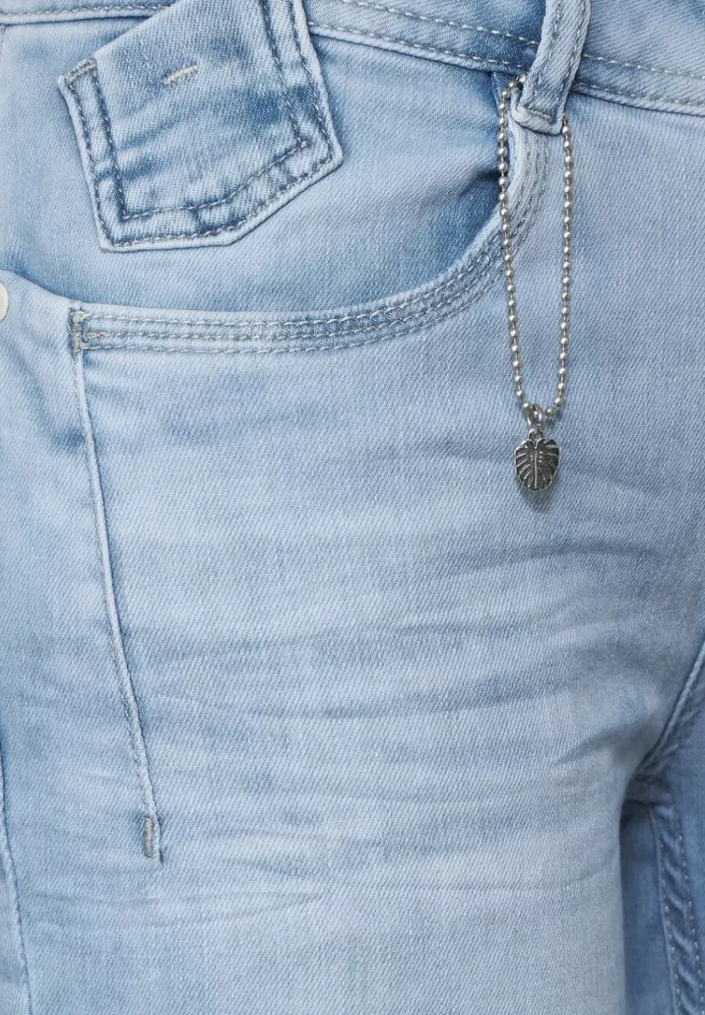 Casual Fit Hose In 3/4