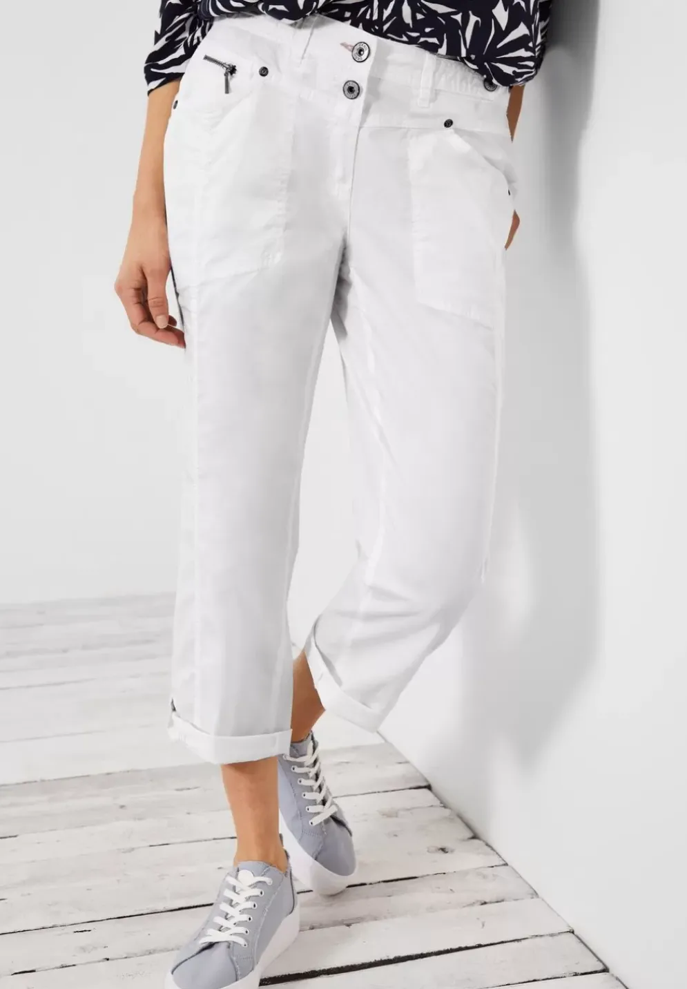 Casual Fit Hose In 7/8