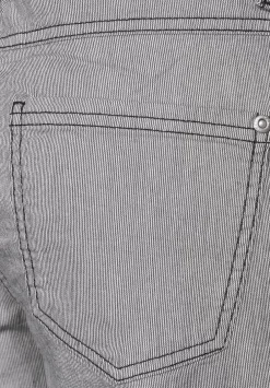 Casual Fit Hose In 3/4