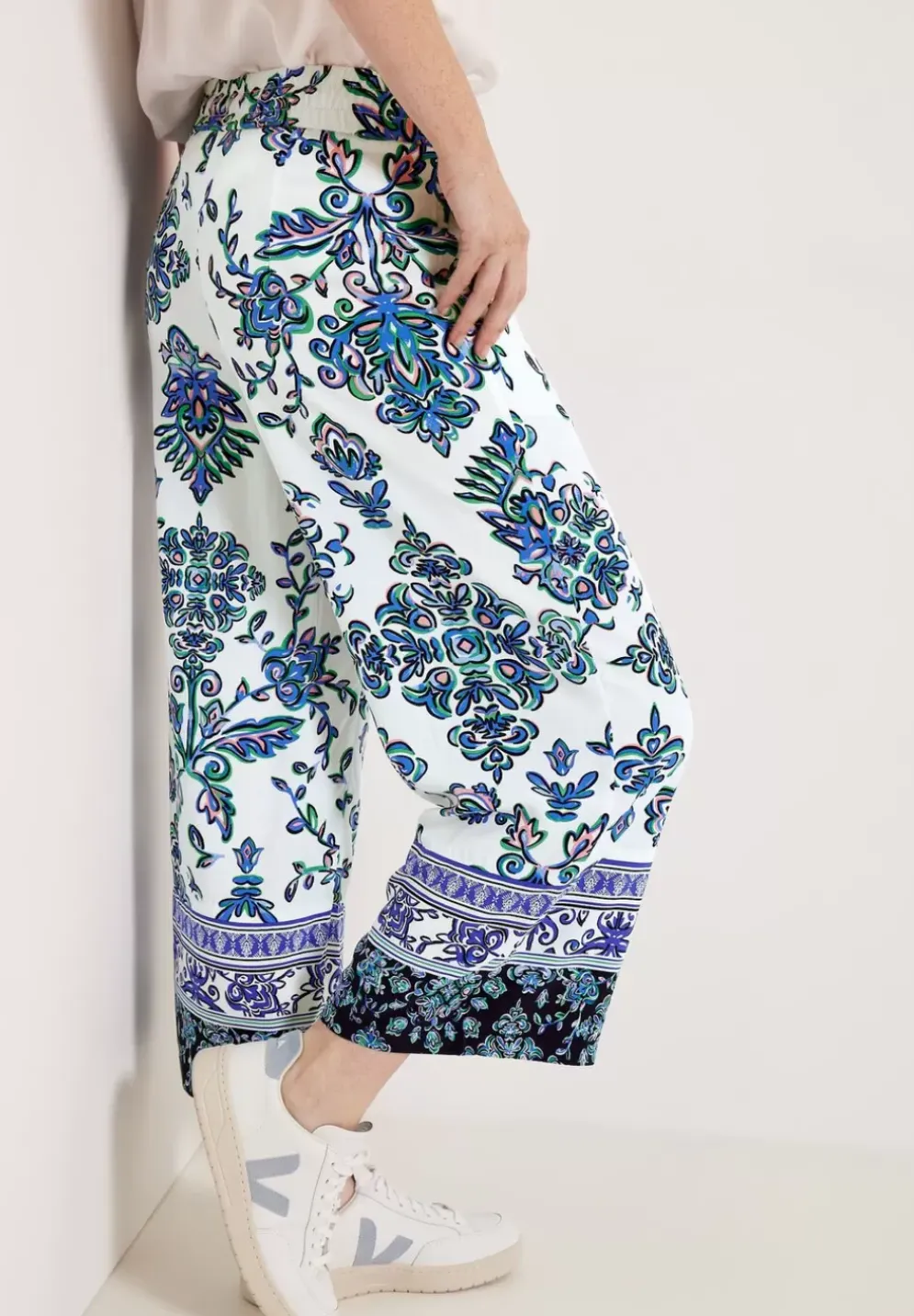Casual Fit Hose Mit Print