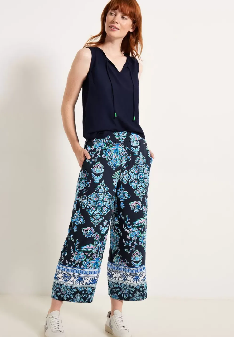 Casual Fit Hose Mit Print