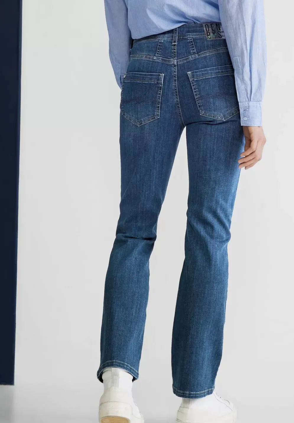 Casual Fit Jeans