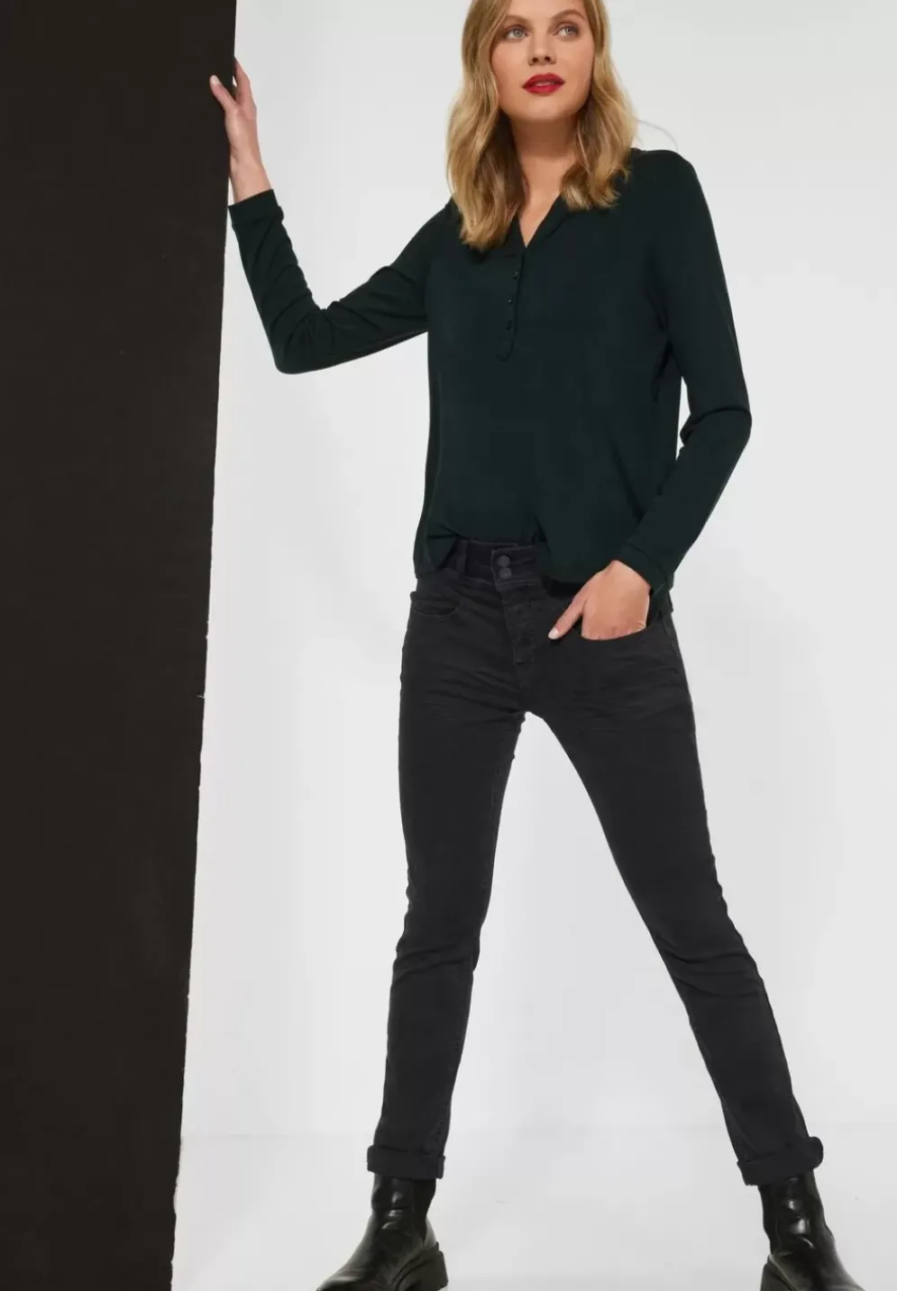 Casual Fit Jeans