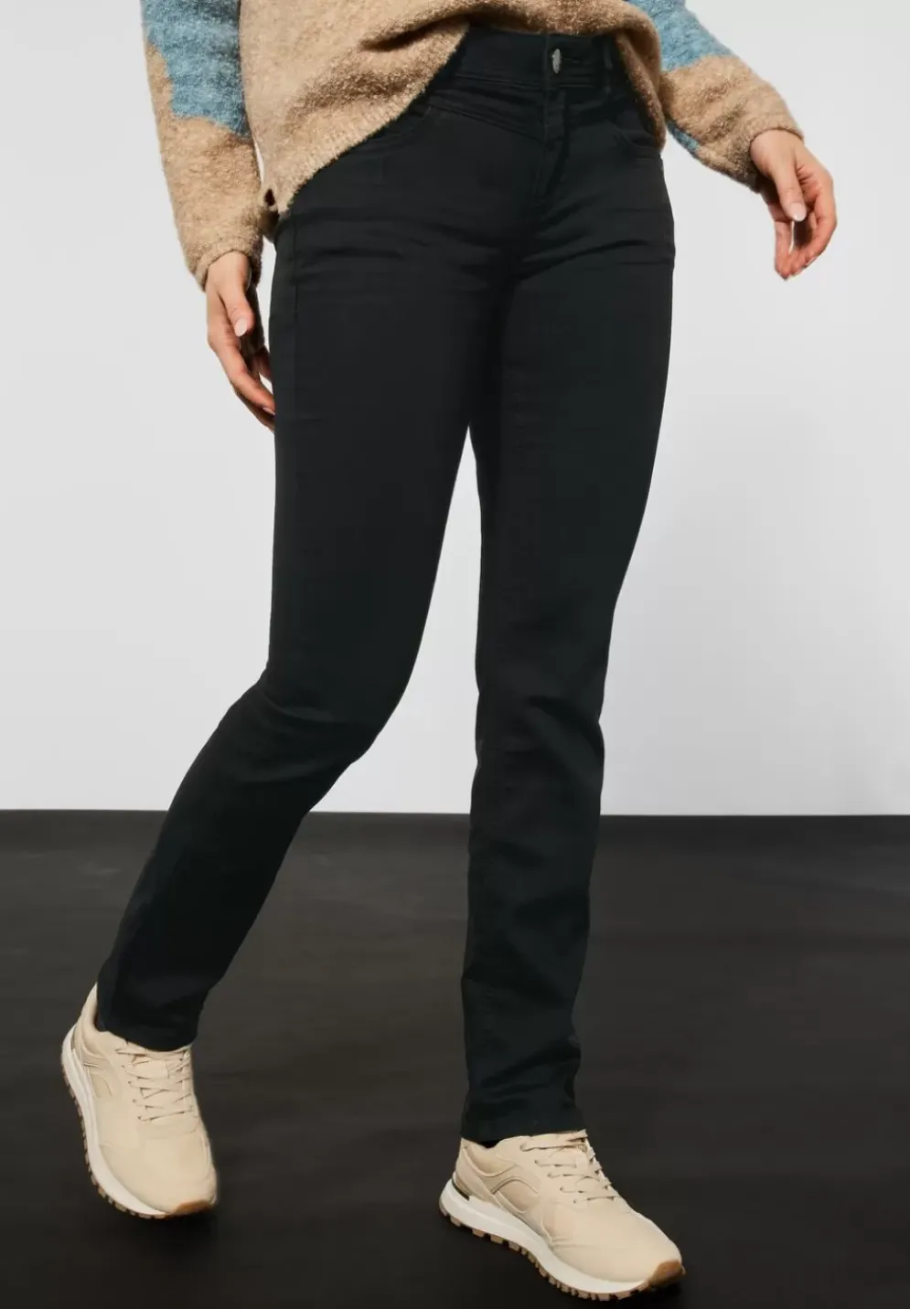 Casual Fit Jeans