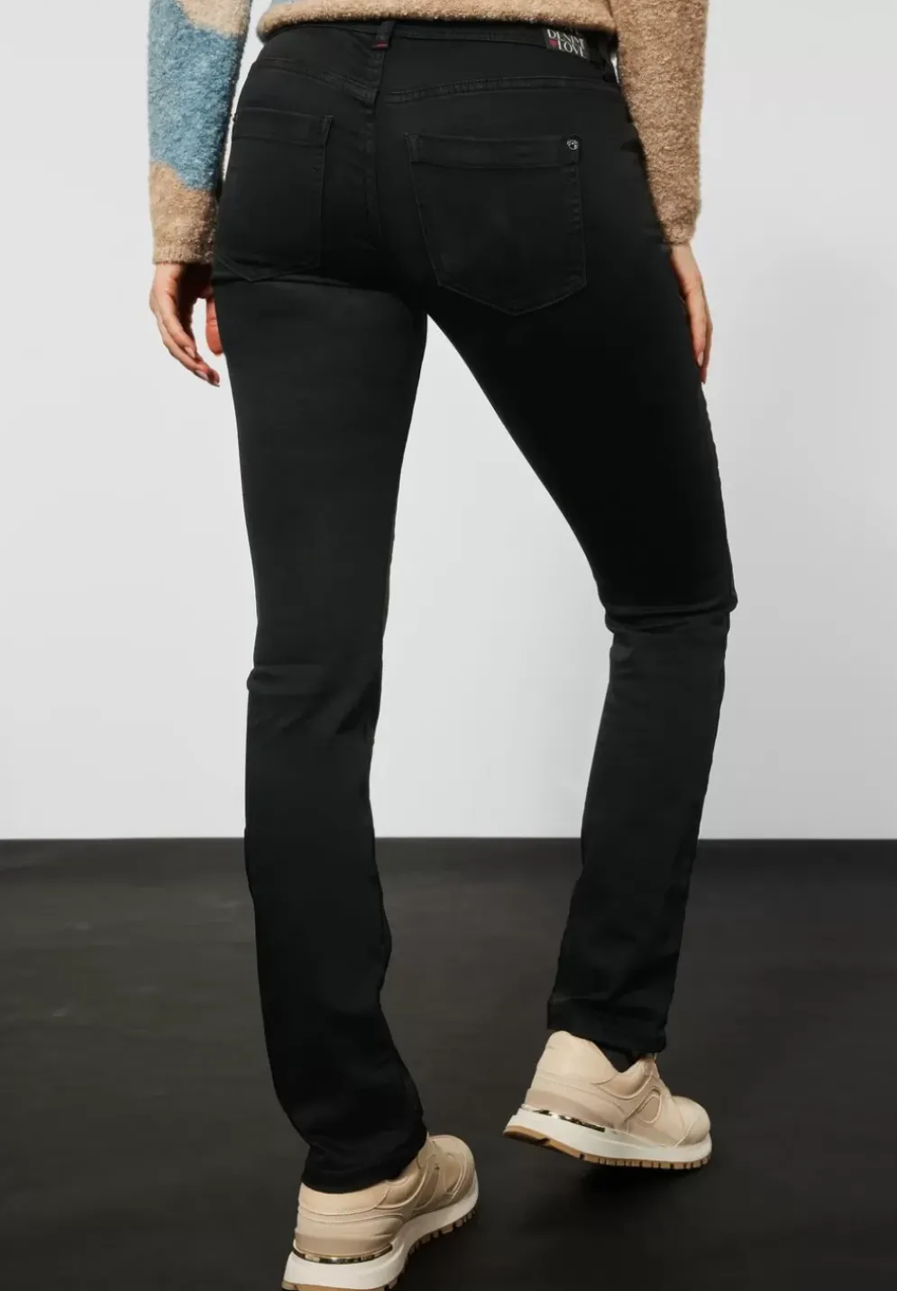 Casual Fit Jeans