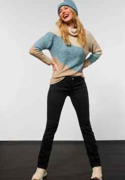 Casual Fit Jeans