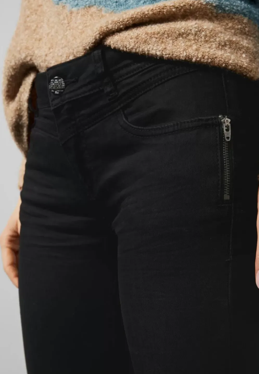 Casual Fit Jeans