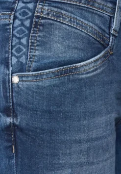 Casual Fit Jeans