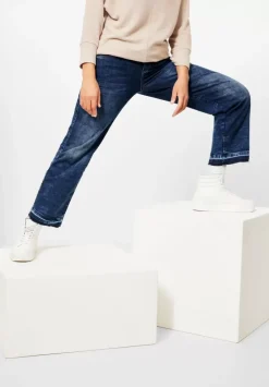 Casual Fit Jeans