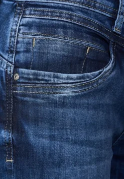 Casual Fit Jeans
