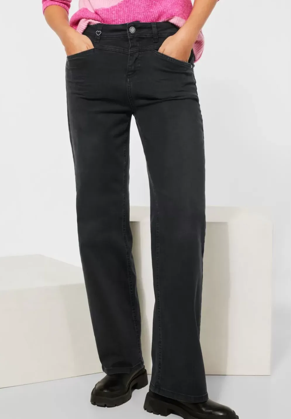 Casual Fit Jeans