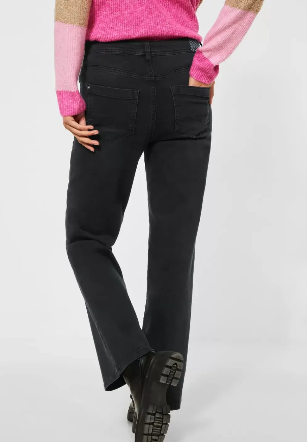 Casual Fit Jeans
