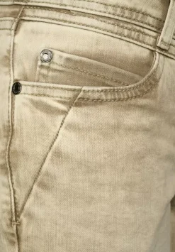 Casual Fit Jeans