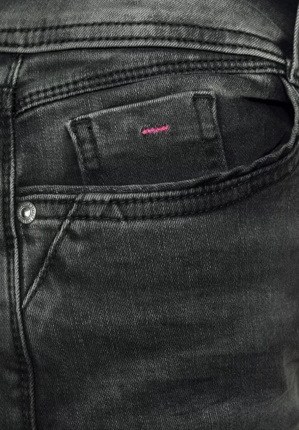 Casual Fit Jeans