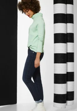 Casual Fit Jeans