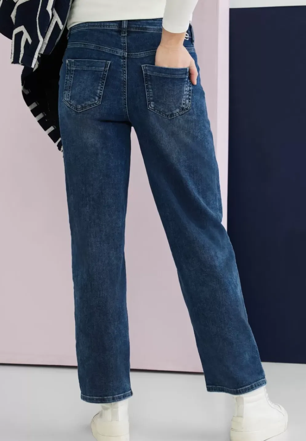 Casual Fit Jeans