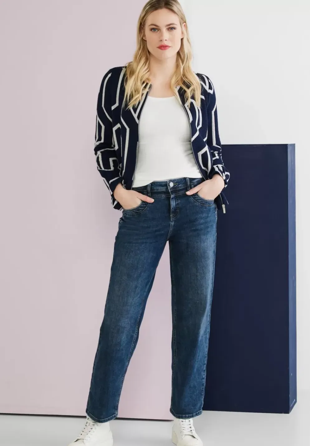 Casual Fit Jeans