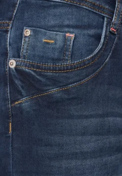Casual Fit Jeans