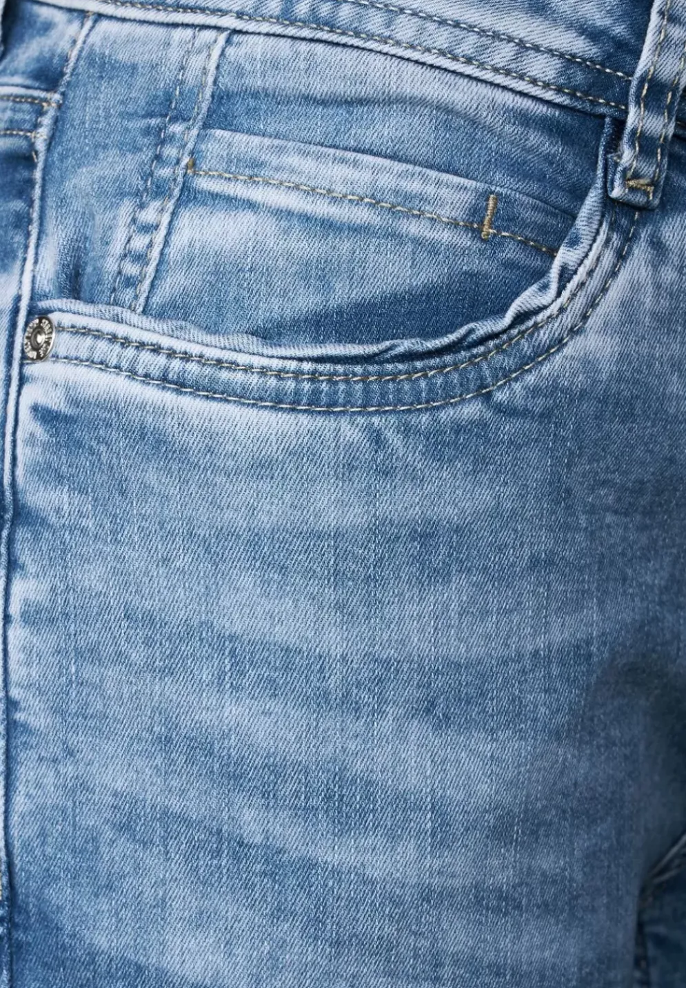 Casual Fit Jeans