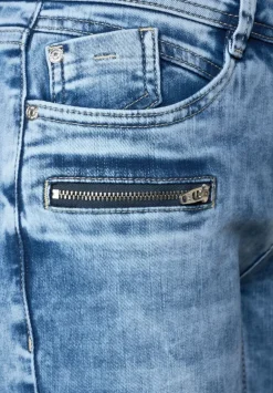 Casual Fit Jeans