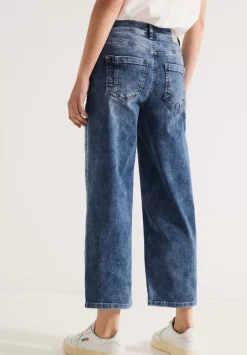 Casual Fit Jeans In 7/8