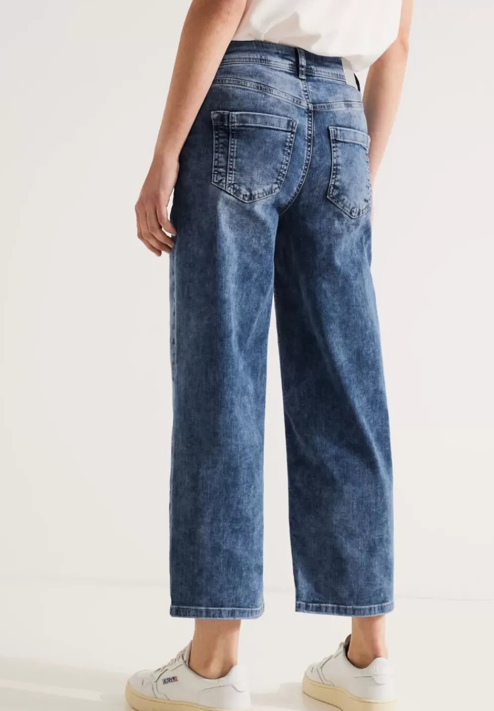Casual Fit Jeans In 7/8