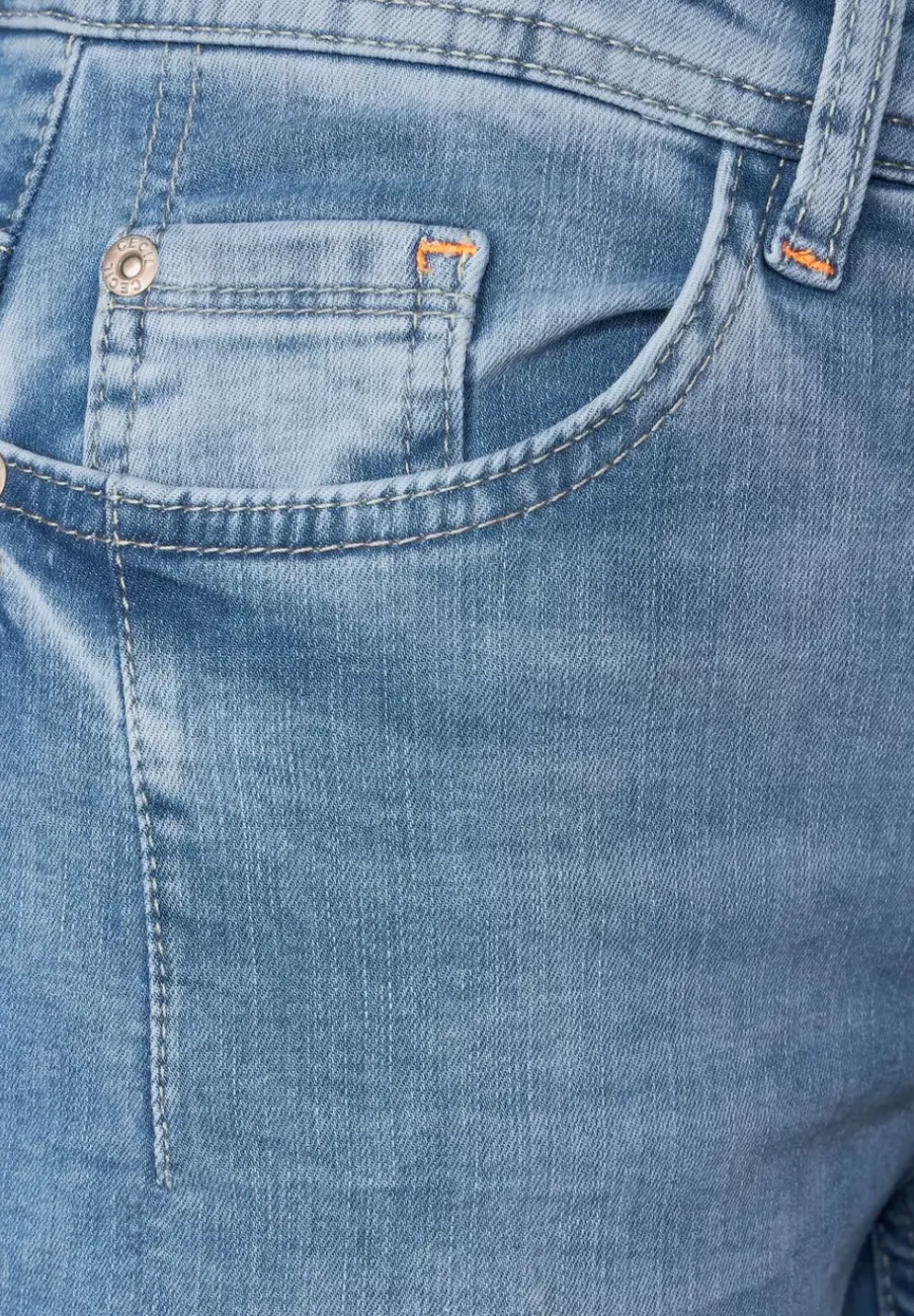 Casual Fit Jeans In 3/4