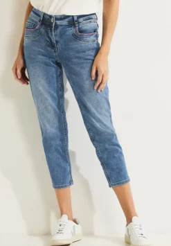 Casual Fit Jeans In 7/8
