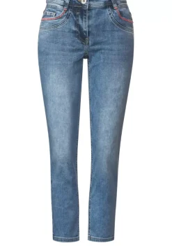 Casual Fit Jeans In 7/8