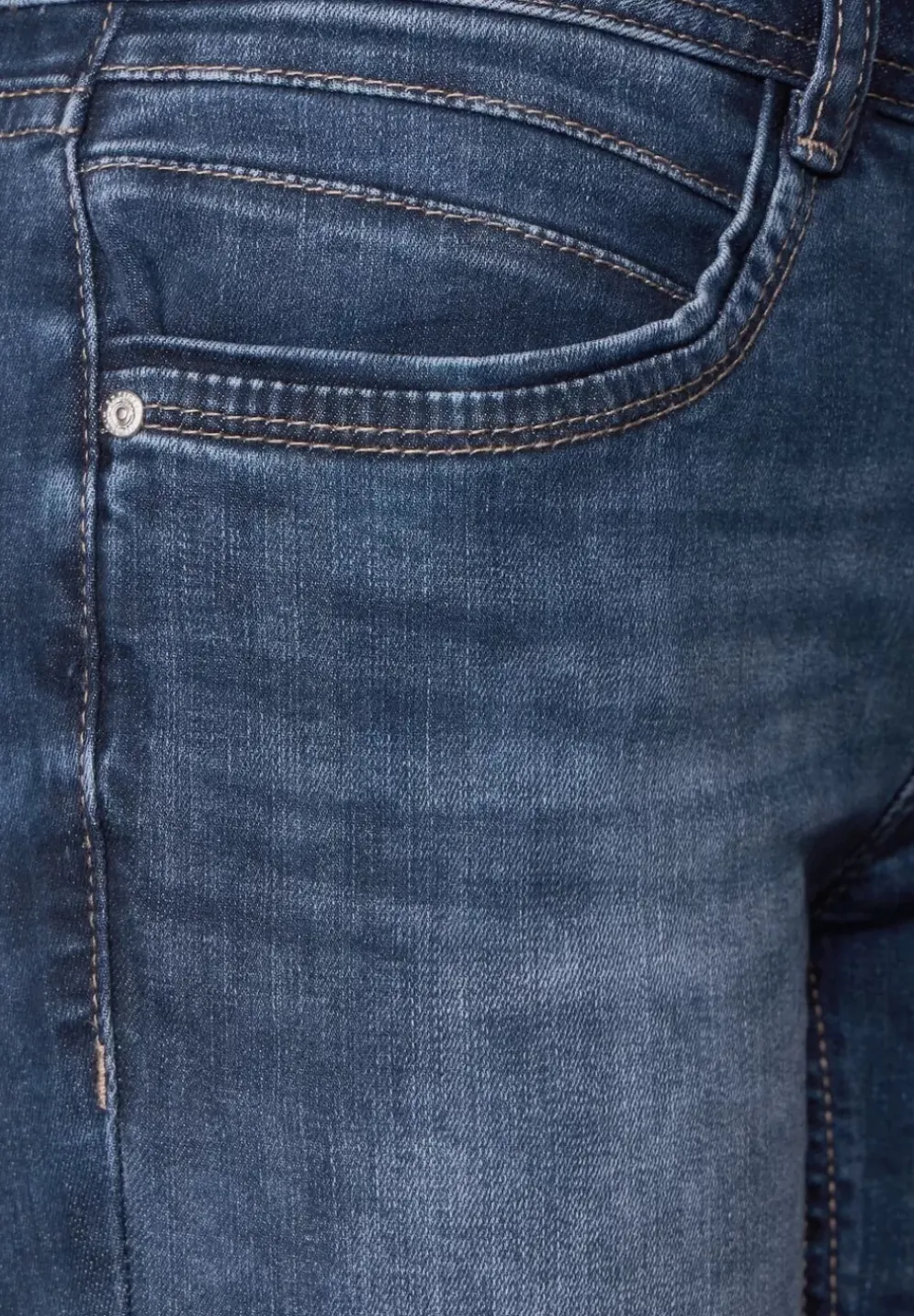 Casual Fit Jeans In 3/4