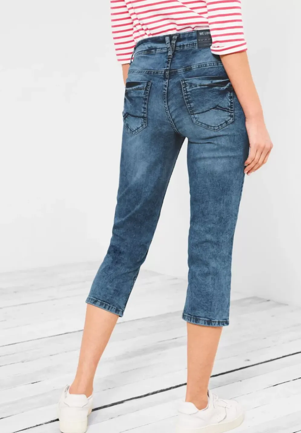 Casual Fit Jeans In 3/4