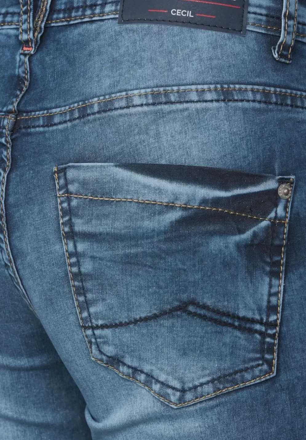 Casual Fit Jeans In 3/4