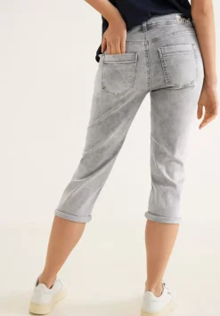 Casual Fit Jeans In 3/4