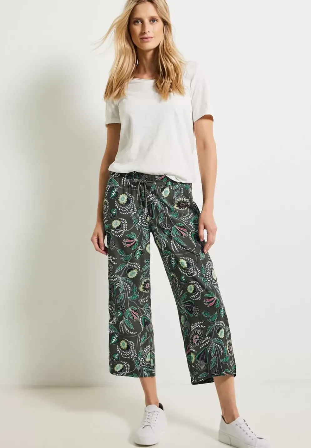 Casual Fit Printhose In 3/4
