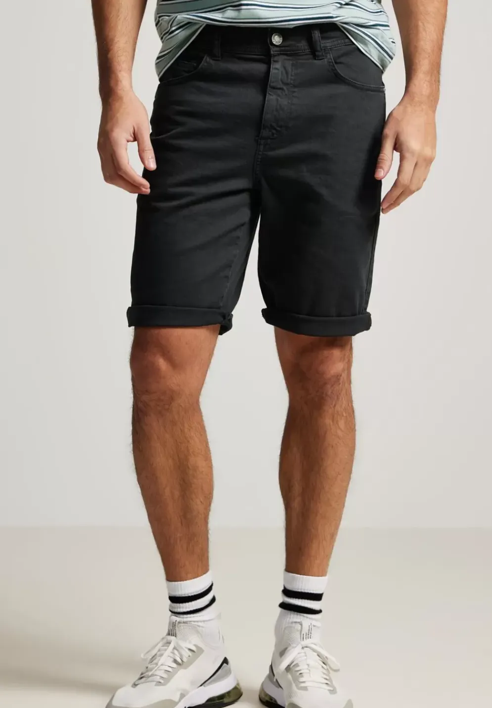 Colored Jeansshorts