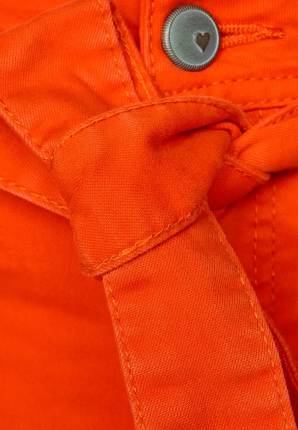 Denim-Bermuda Im Colour-Look