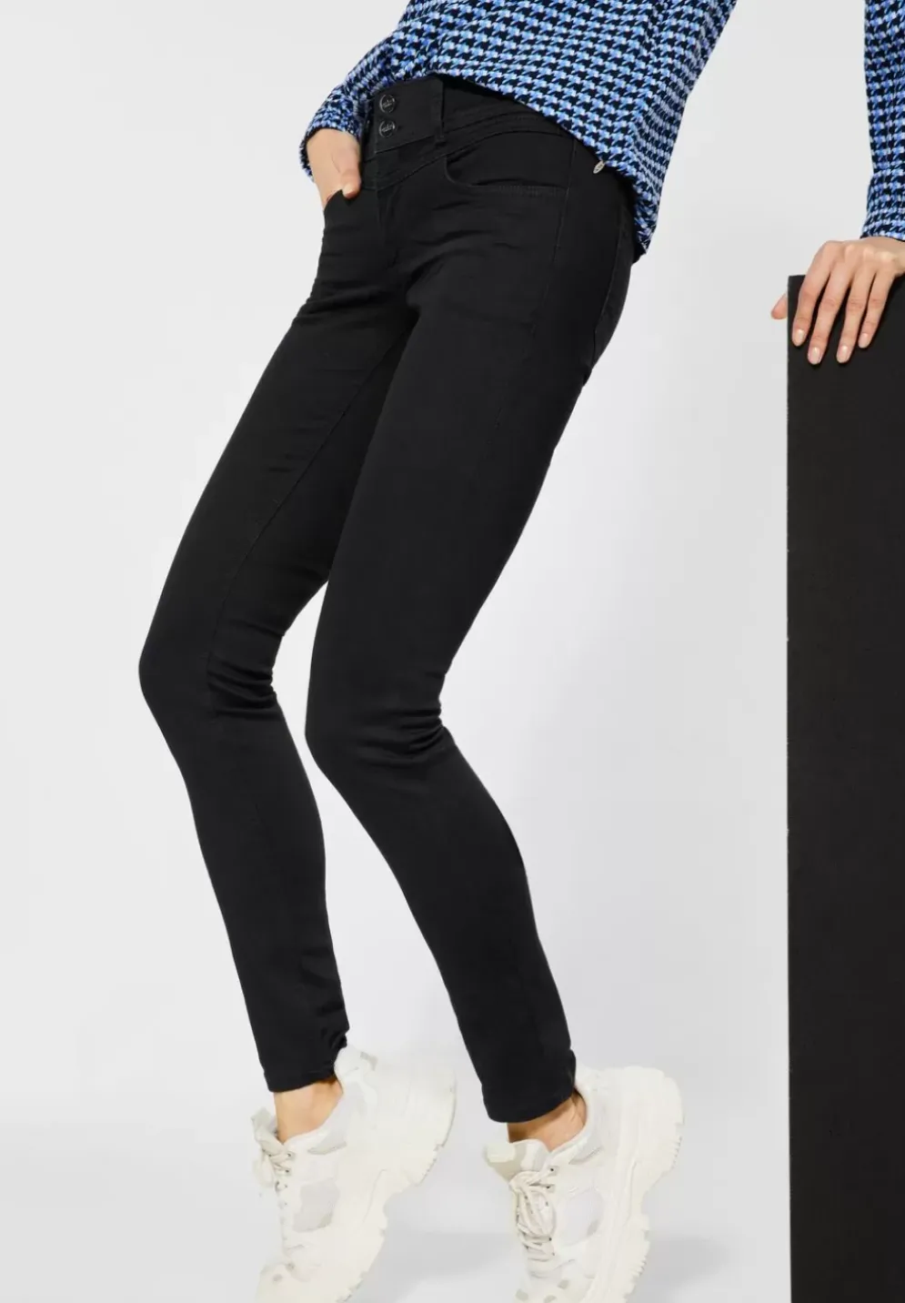 Dunkle Slim Fit Jeans