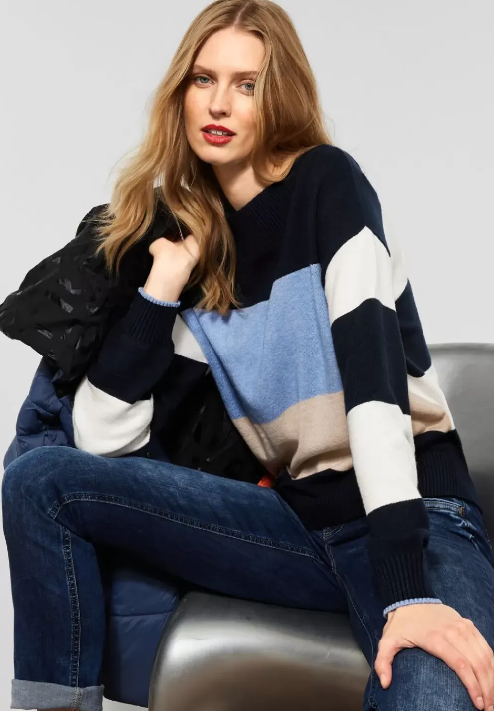 Gestreifter Pullover