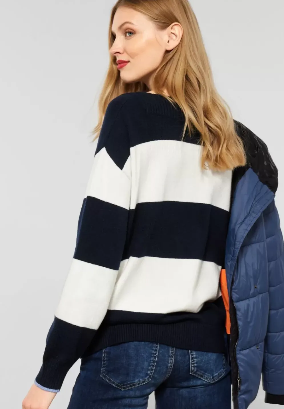Gestreifter Pullover