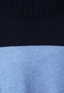 Gestreifter Pullover