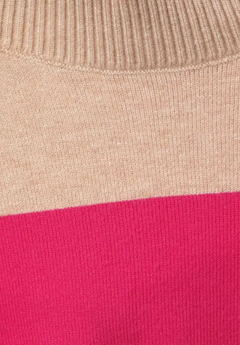 Gestreifter Pullover