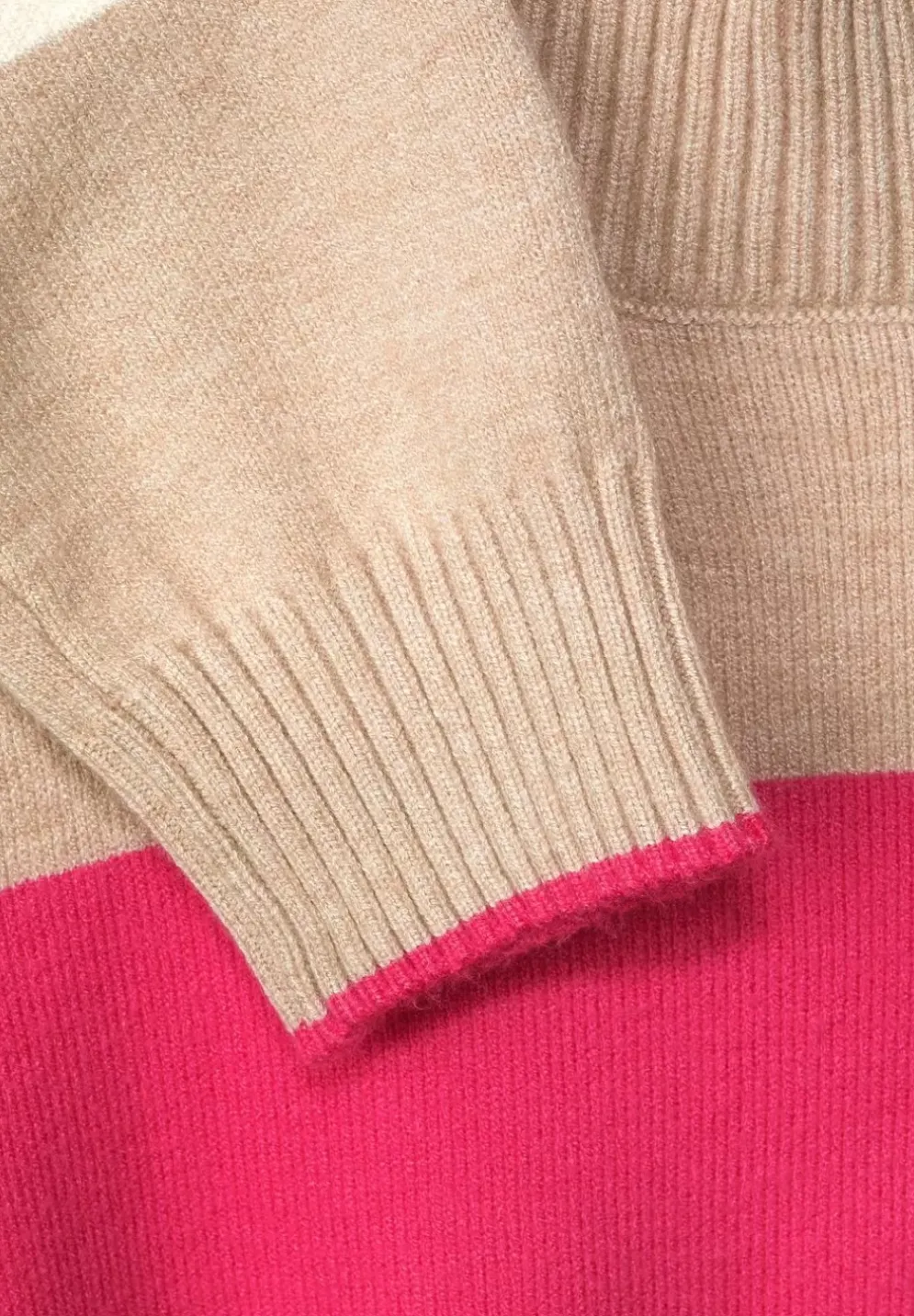 Gestreifter Pullover
