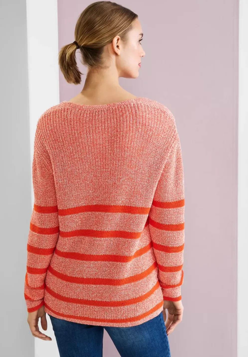 Gestreifter Strickpullover